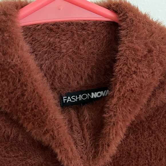 Fashion Nova Burnt orange fuzzy zip top - Picture 3 of 4